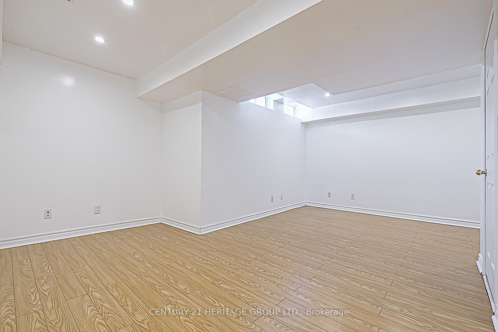 Photo 10 of 39 Craddock Street, Vaughan, Maple — HOMEH