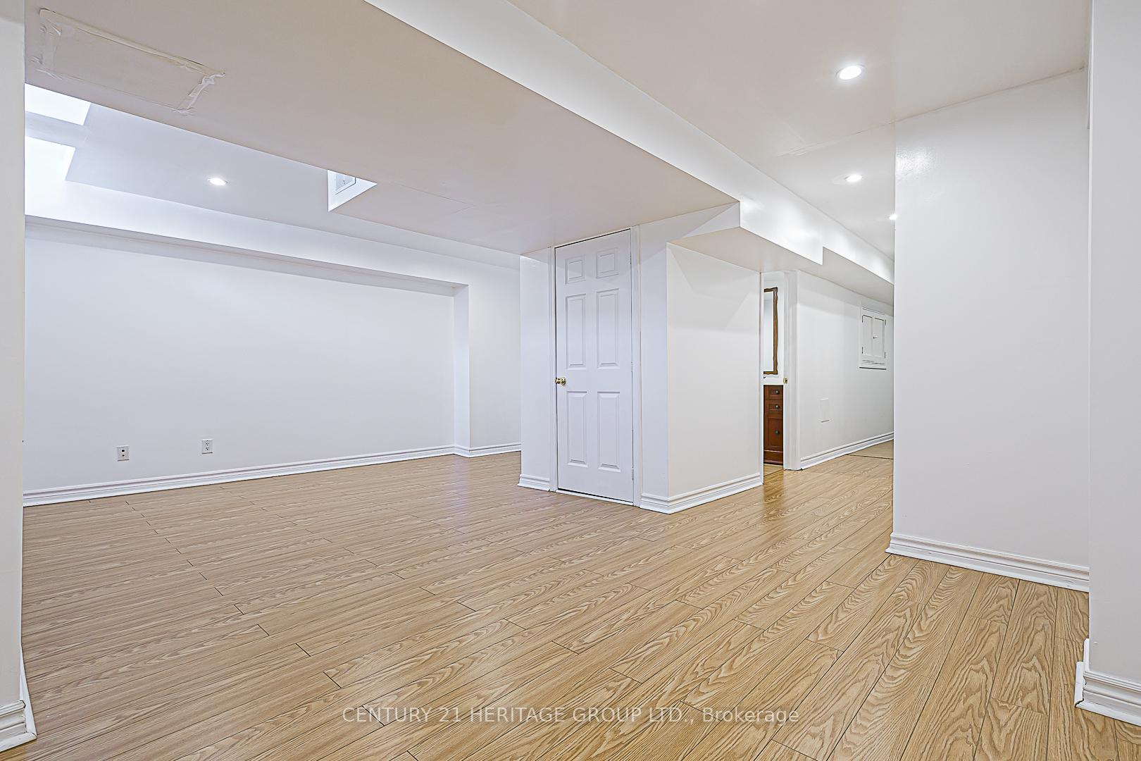 Photo 11 of 39 Craddock Street, Vaughan, Maple — HOMEH