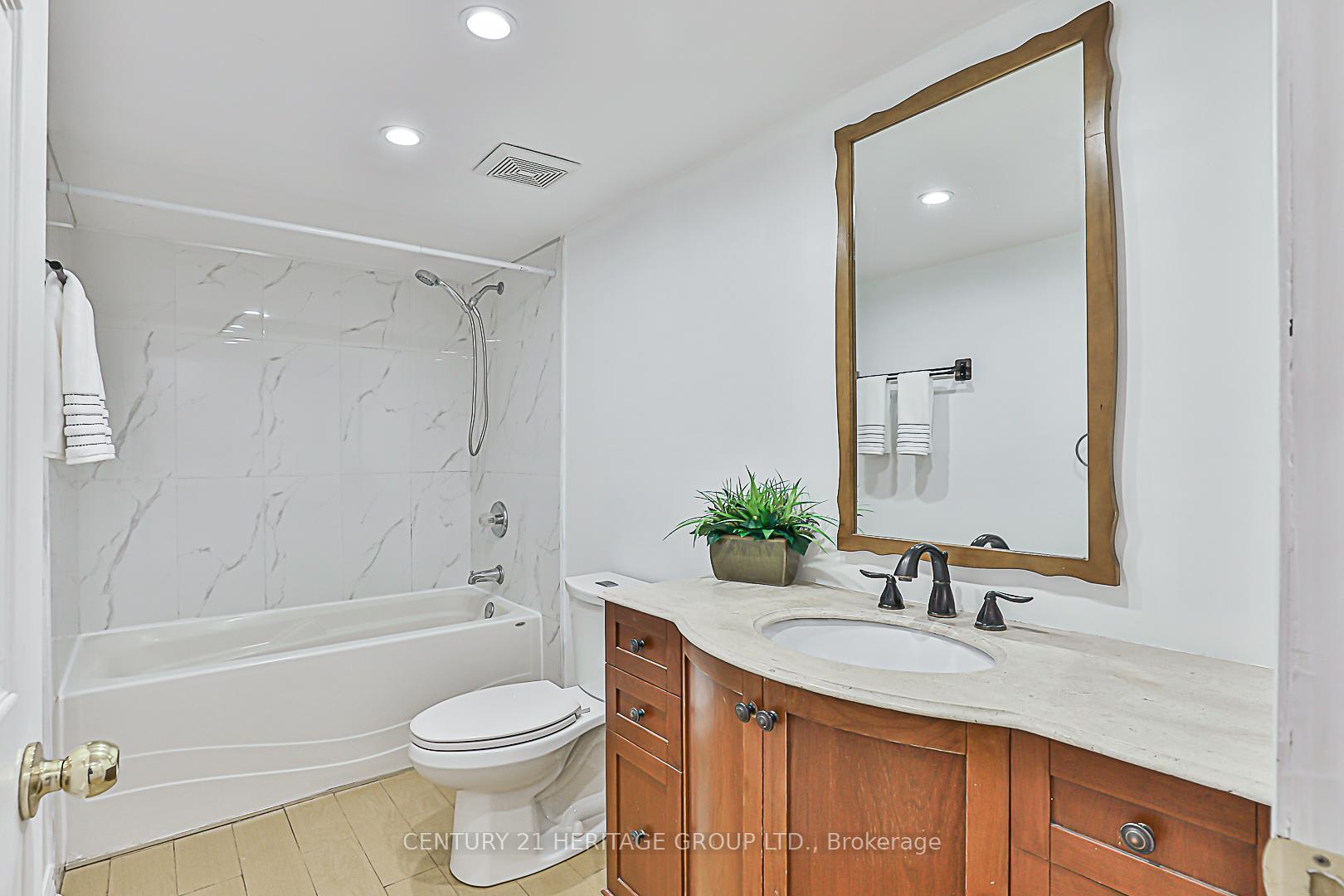 Photo 13 of 39 Craddock Street, Vaughan, Maple — HOMEH