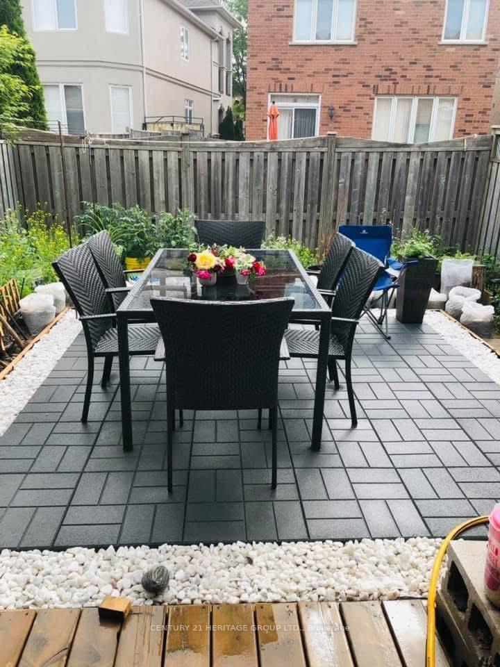 Photo 20 of 39 Craddock Street, Vaughan, Maple — HOMEH