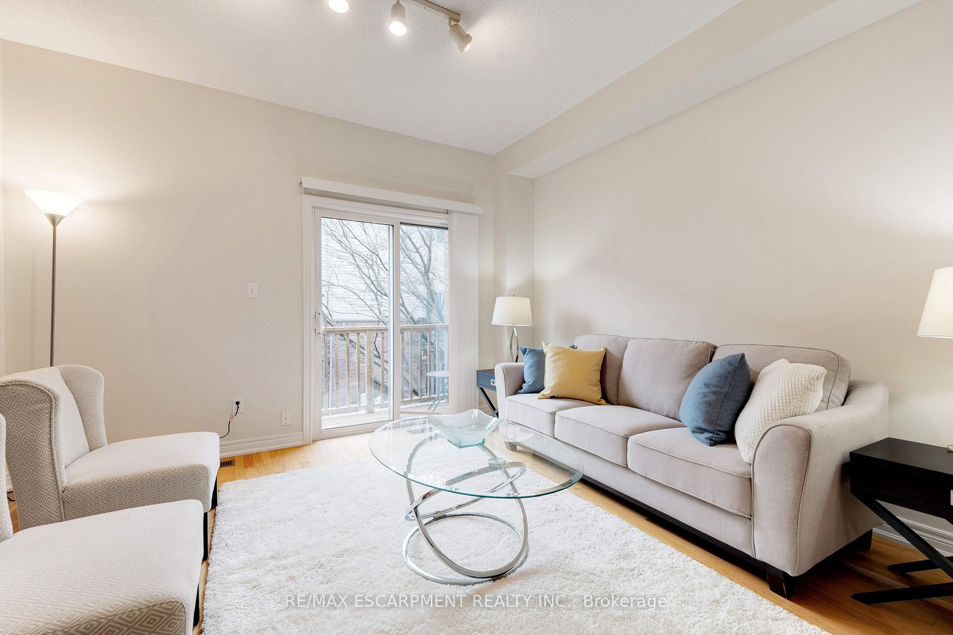 Photo 4 of 682 Summers Common, Burlington, Appleby — HOMEH