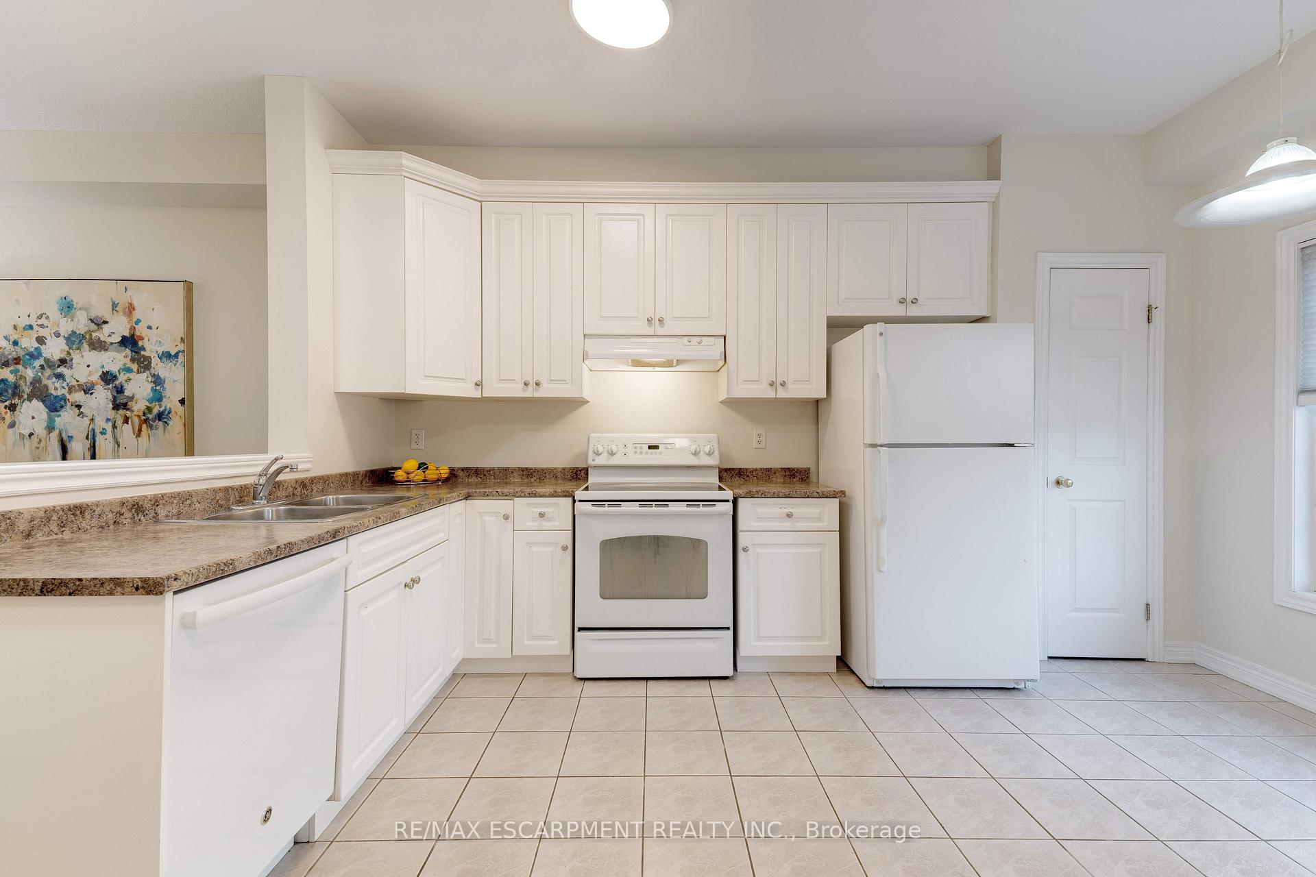 Photo 11 of 682 Summers Common, Burlington, Appleby — HOMEH