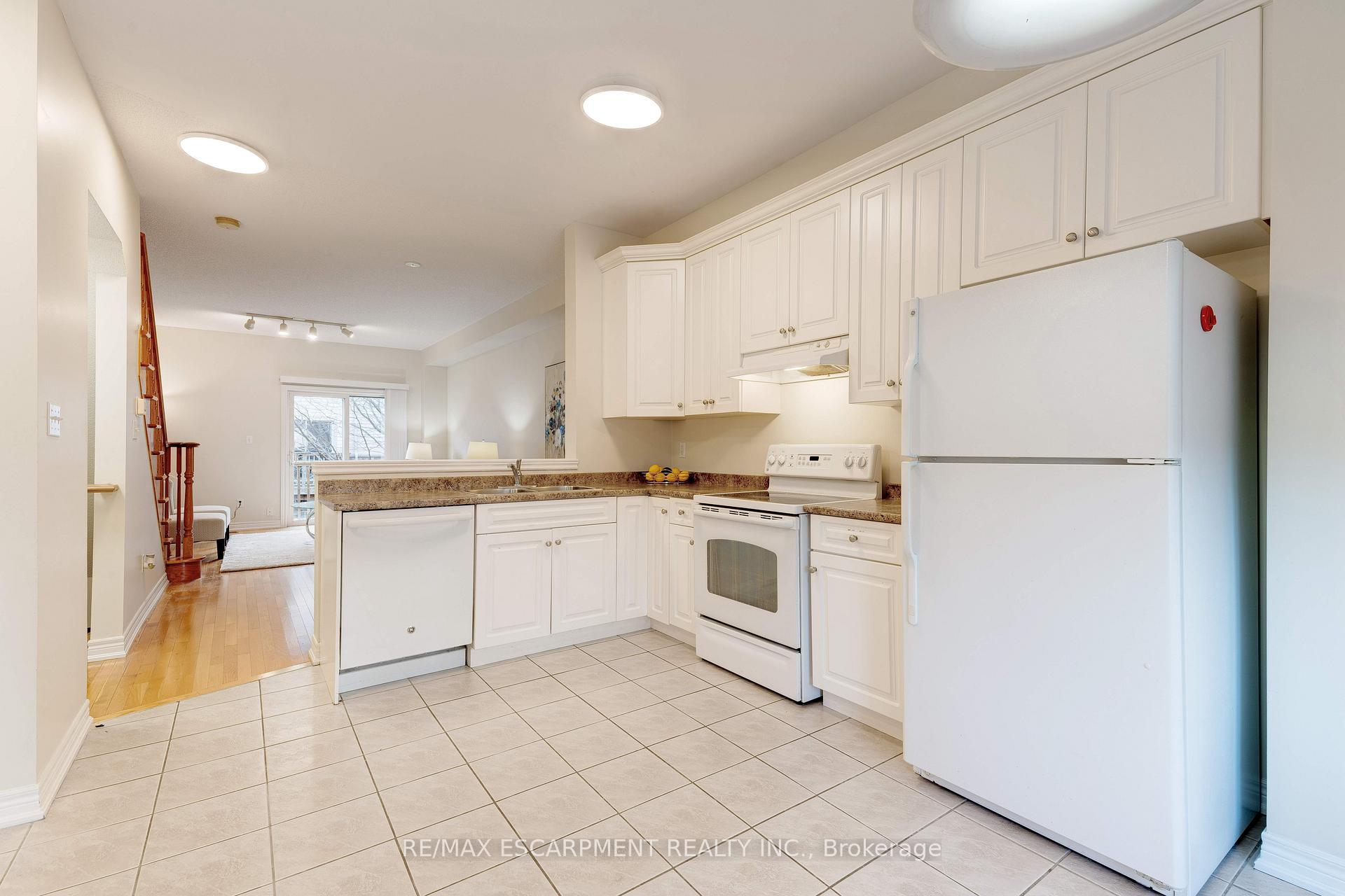 Photo 13 of 682 Summers Common, Burlington, Appleby — HOMEH