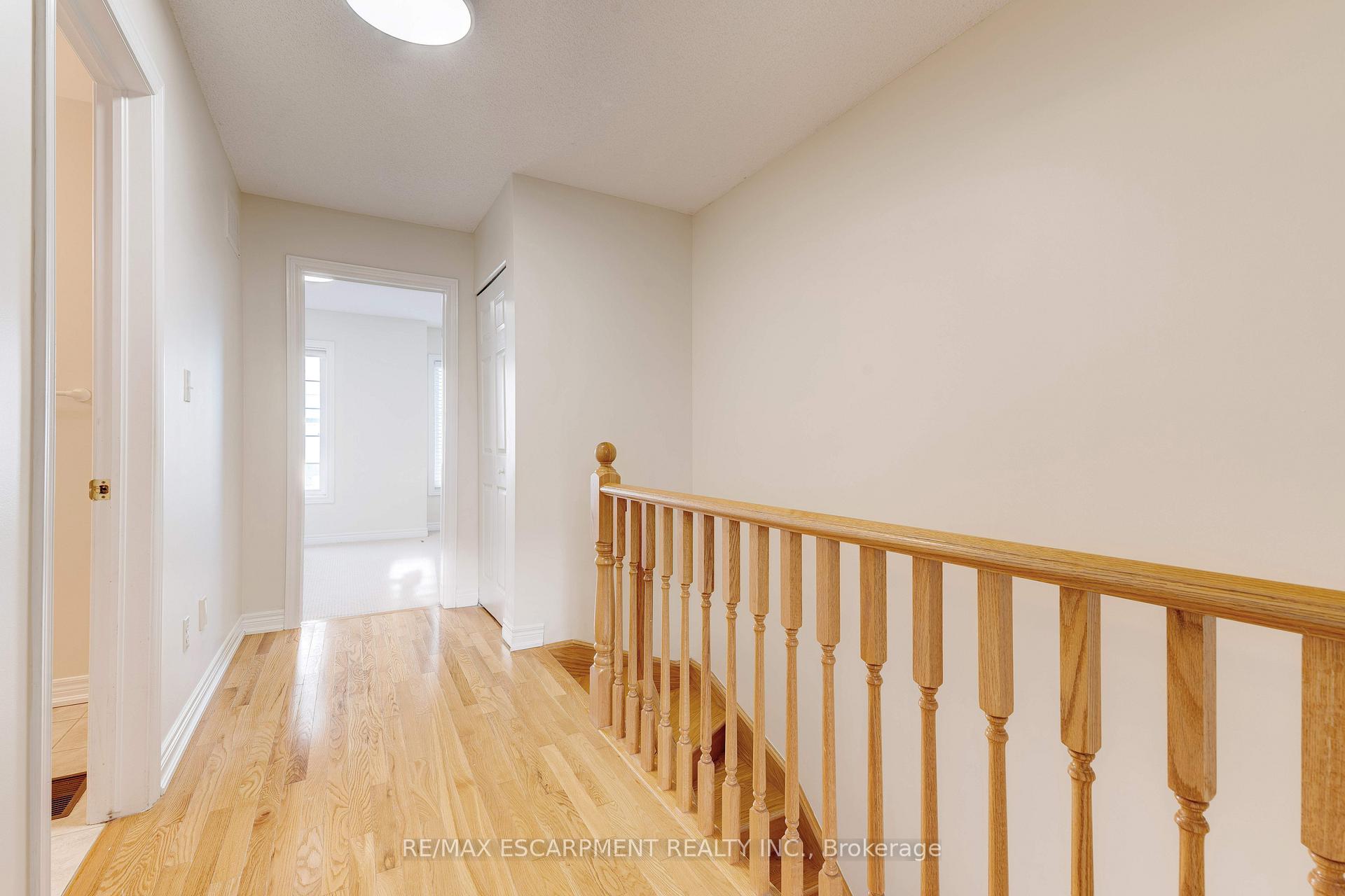 Photo 17 of 682 Summers Common, Burlington, Appleby — HOMEH