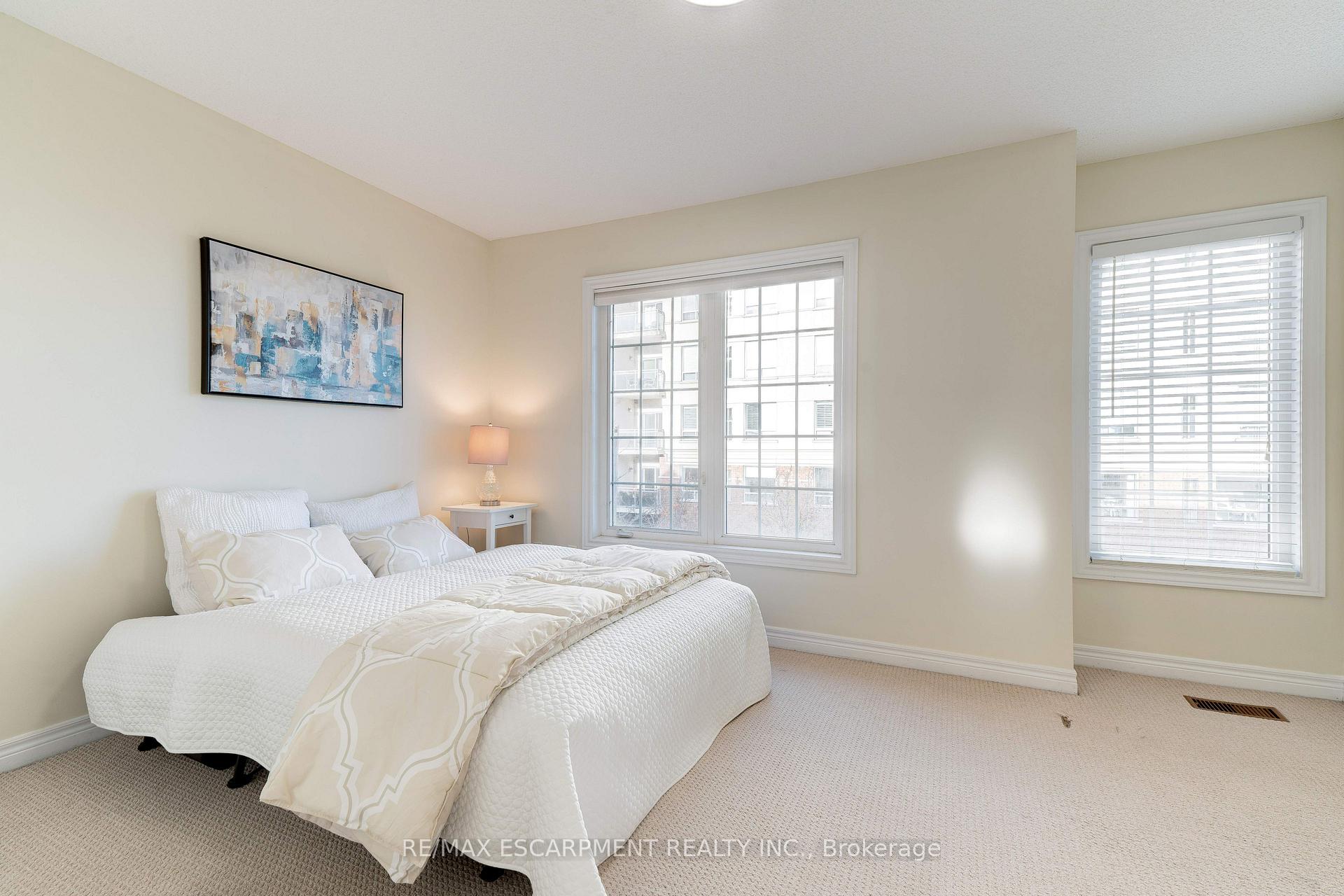 Photo 18 of 682 Summers Common, Burlington, Appleby — HOMEH