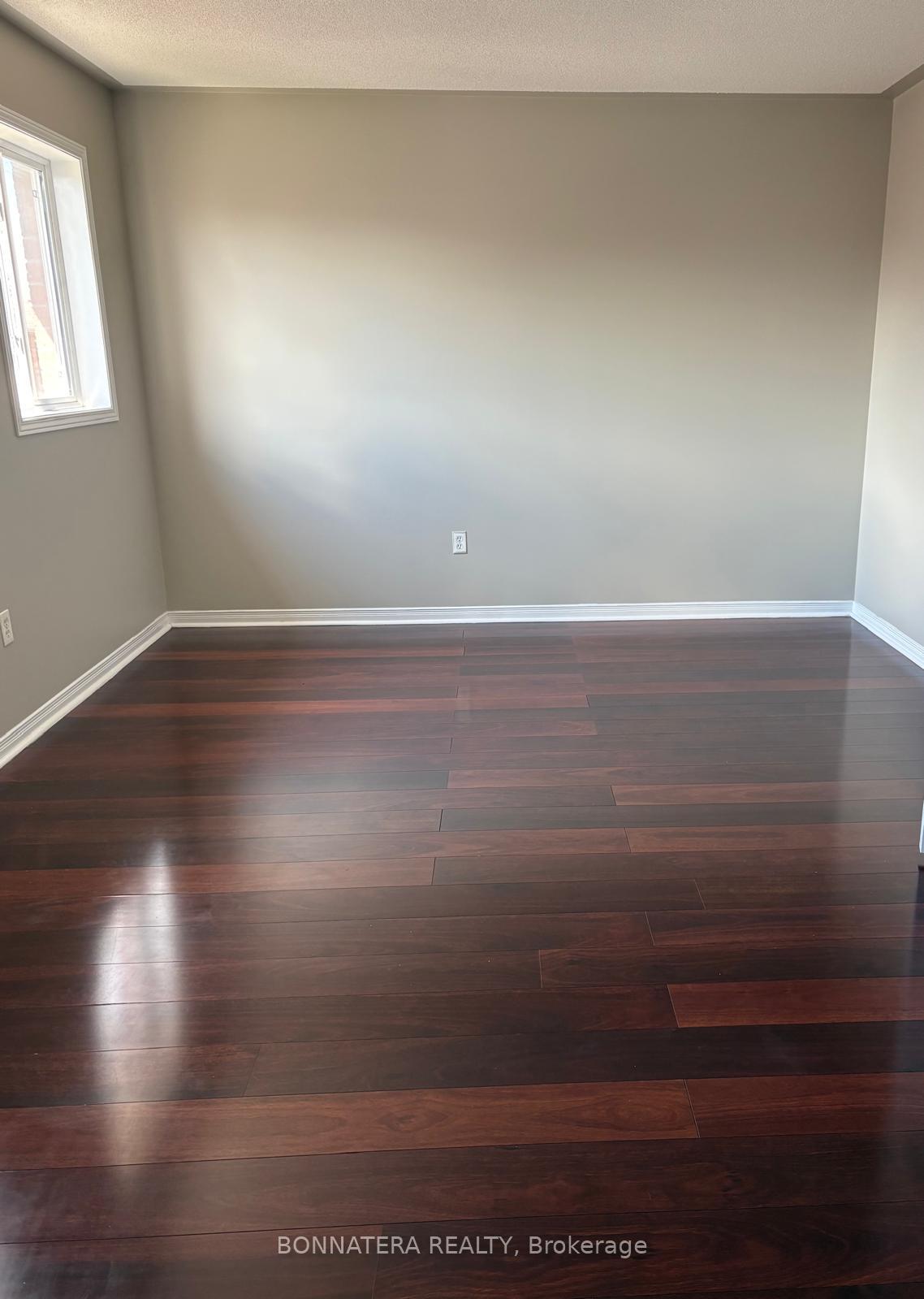 Photo 12 of 34 Flurry Circle, Brampton, Credit Valley — HOMEH