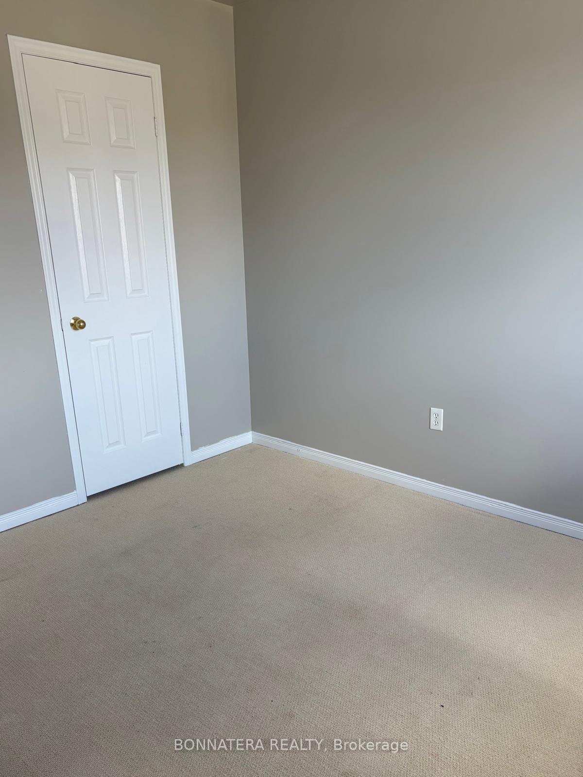 Photo 14 of 34 Flurry Circle, Brampton, Credit Valley — HOMEH