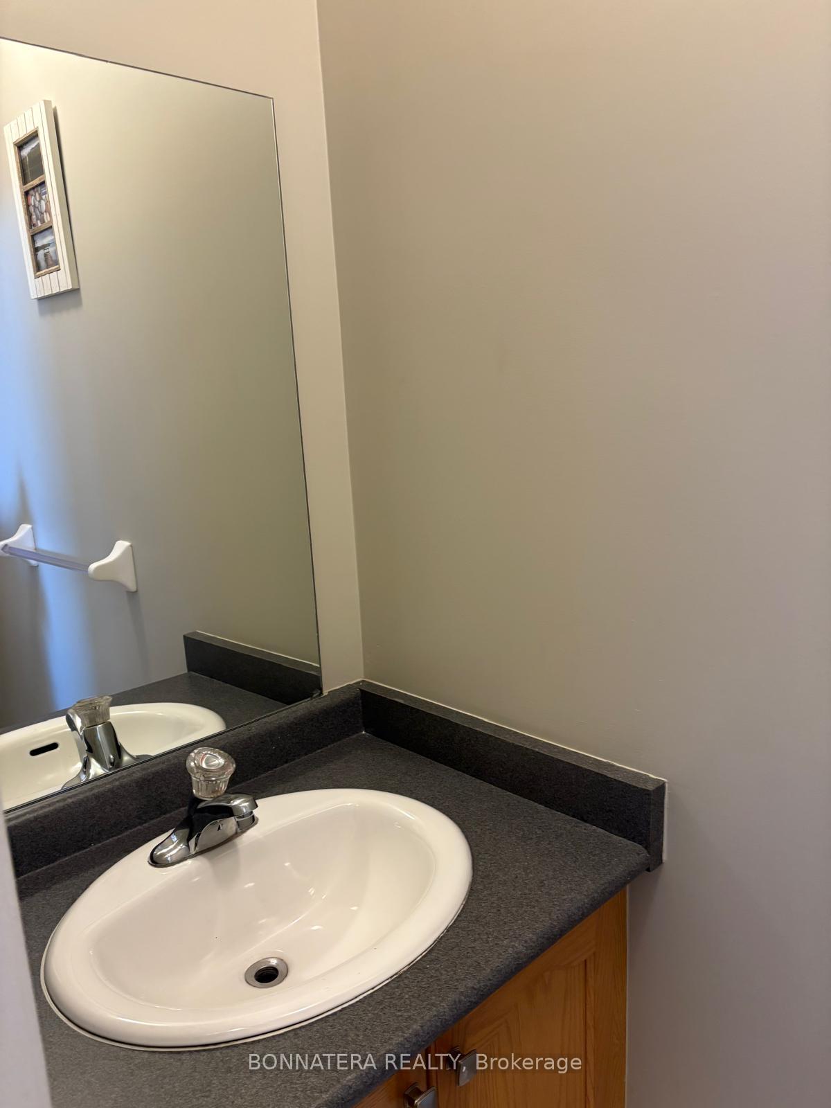 Photo 23 of 34 Flurry Circle, Brampton, Credit Valley — HOMEH