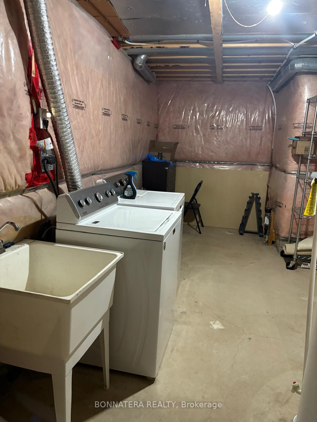 Photo 31 of 34 Flurry Circle, Brampton, Credit Valley — HOMEH