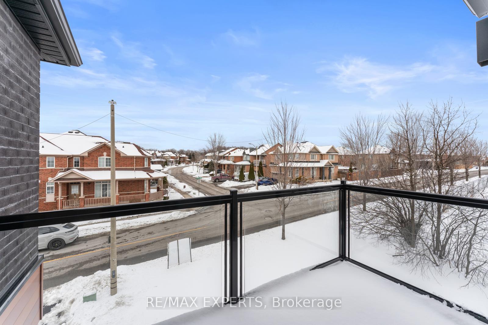 Photo 24 of 71 Hawkview Boulevard, Vaughan, Vellore Village — HOMEH