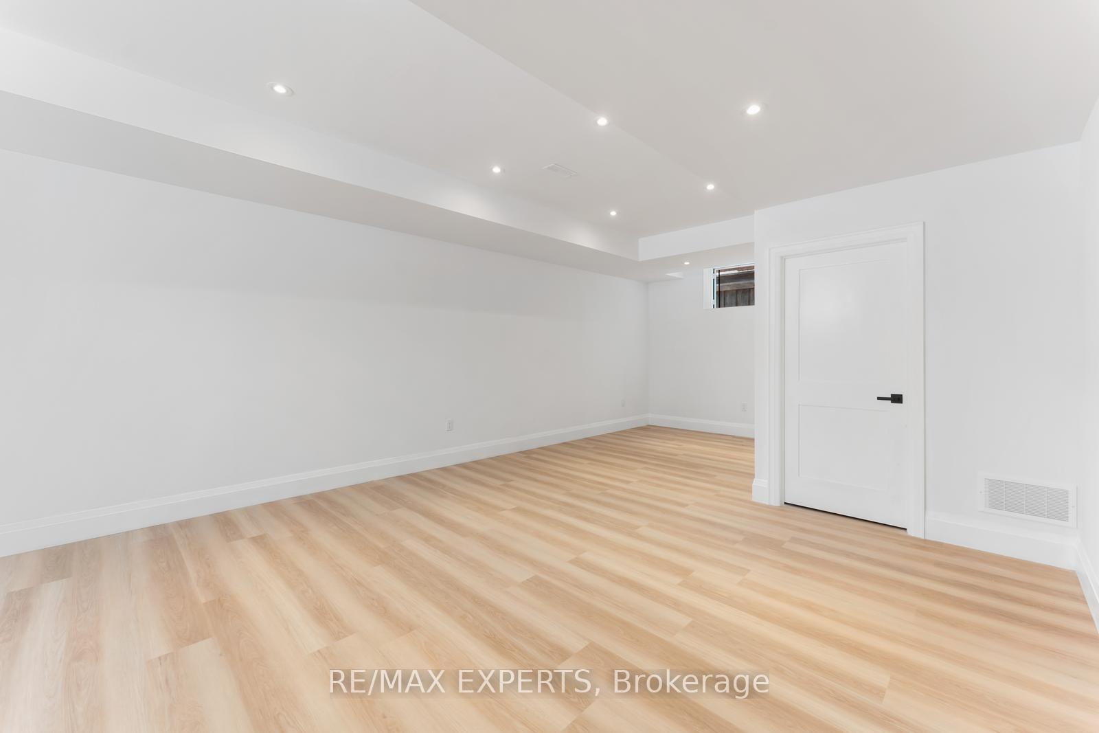 Photo 38 of 71 Hawkview Boulevard, Vaughan, Vellore Village — HOMEH