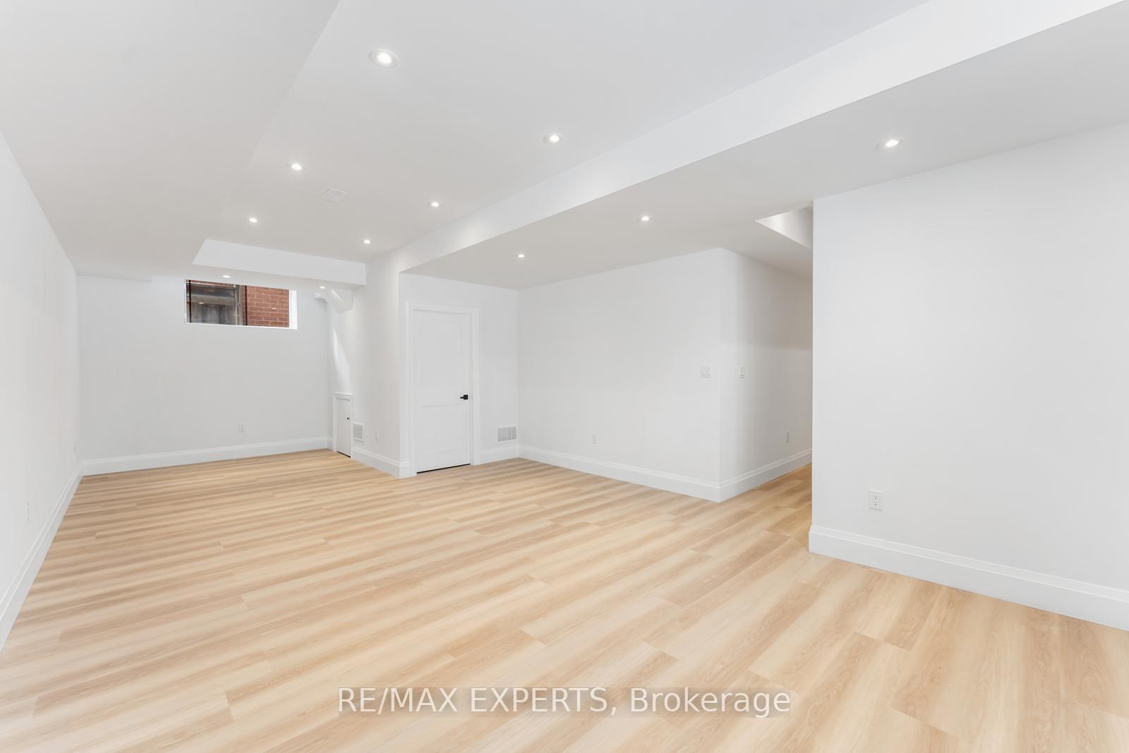 Photo 39 of 71 Hawkview Boulevard, Vaughan, Vellore Village — HOMEH