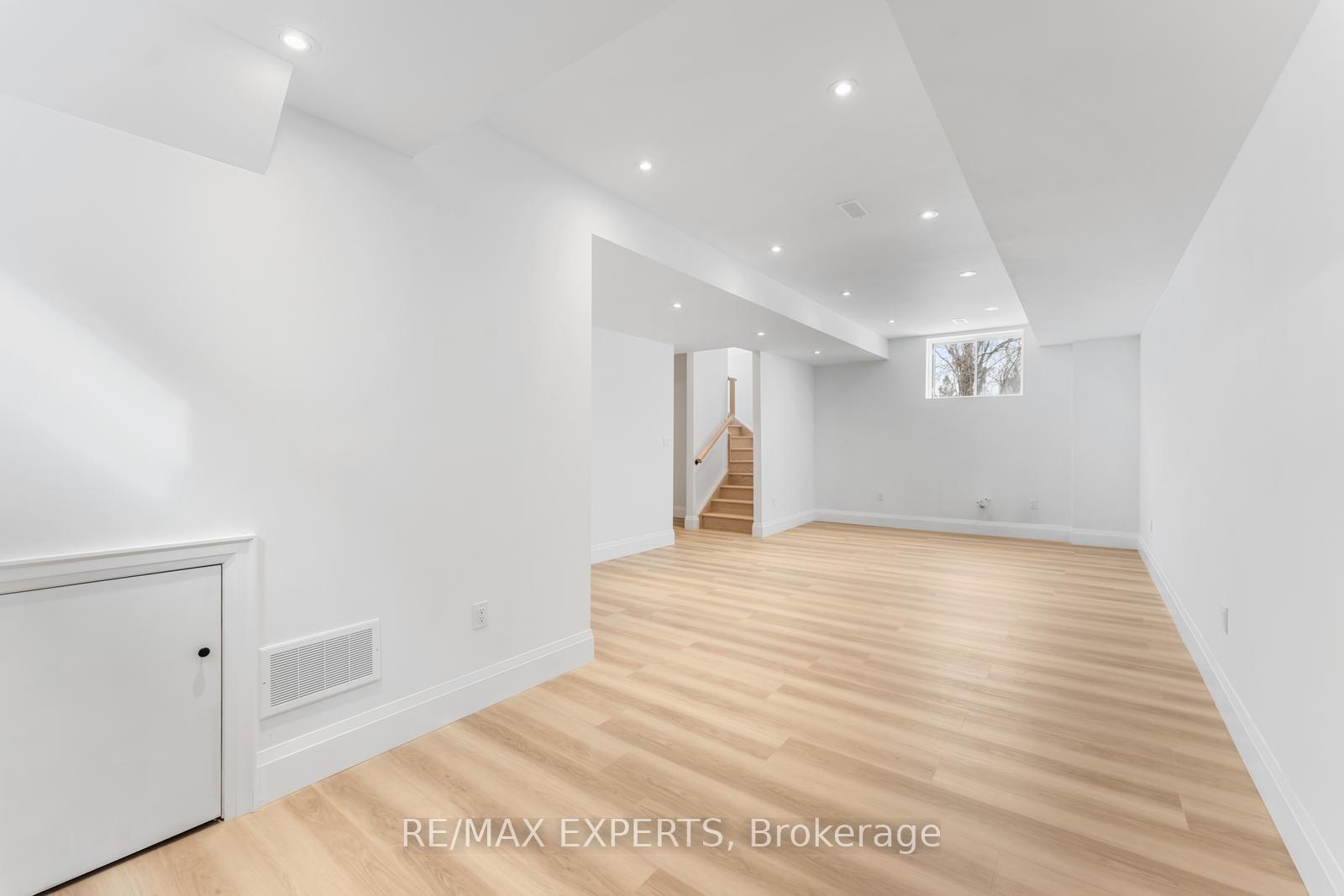 Photo 40 of 71 Hawkview Boulevard, Vaughan, Vellore Village — HOMEH