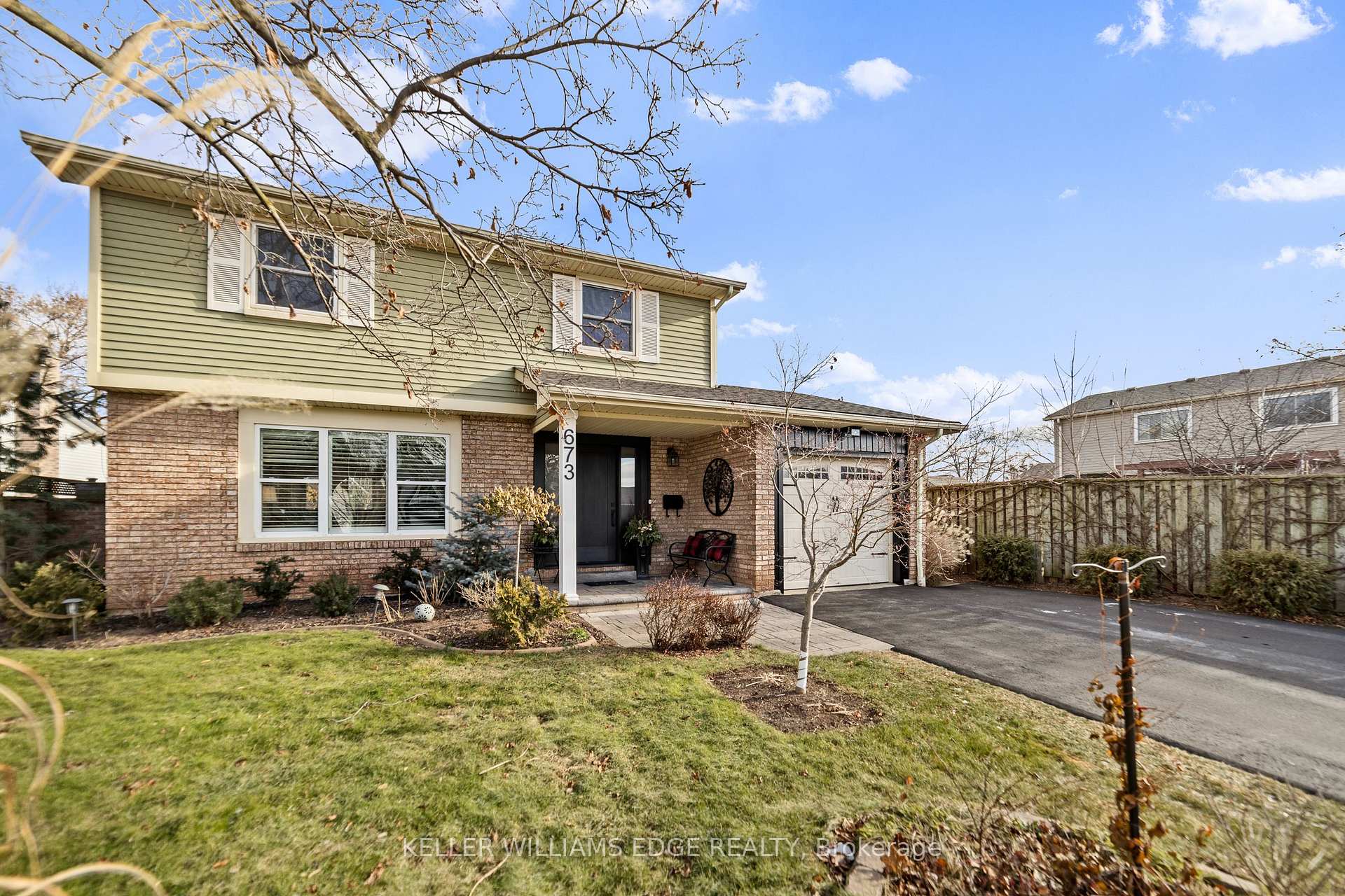 Photo 2 of 673 Inverary Road, Burlington, Shoreacres — HOMEH