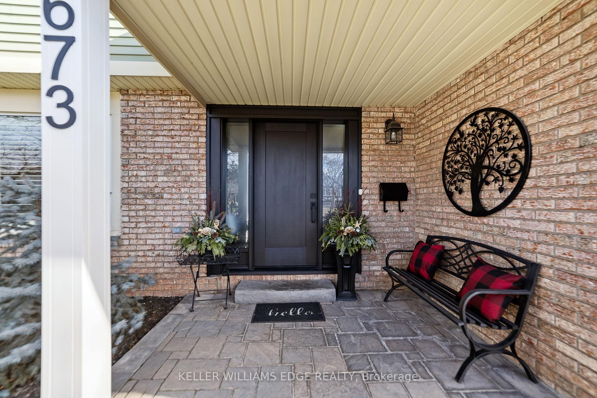 Photo 3 of 673 Inverary Road, Burlington, Shoreacres — HOMEH