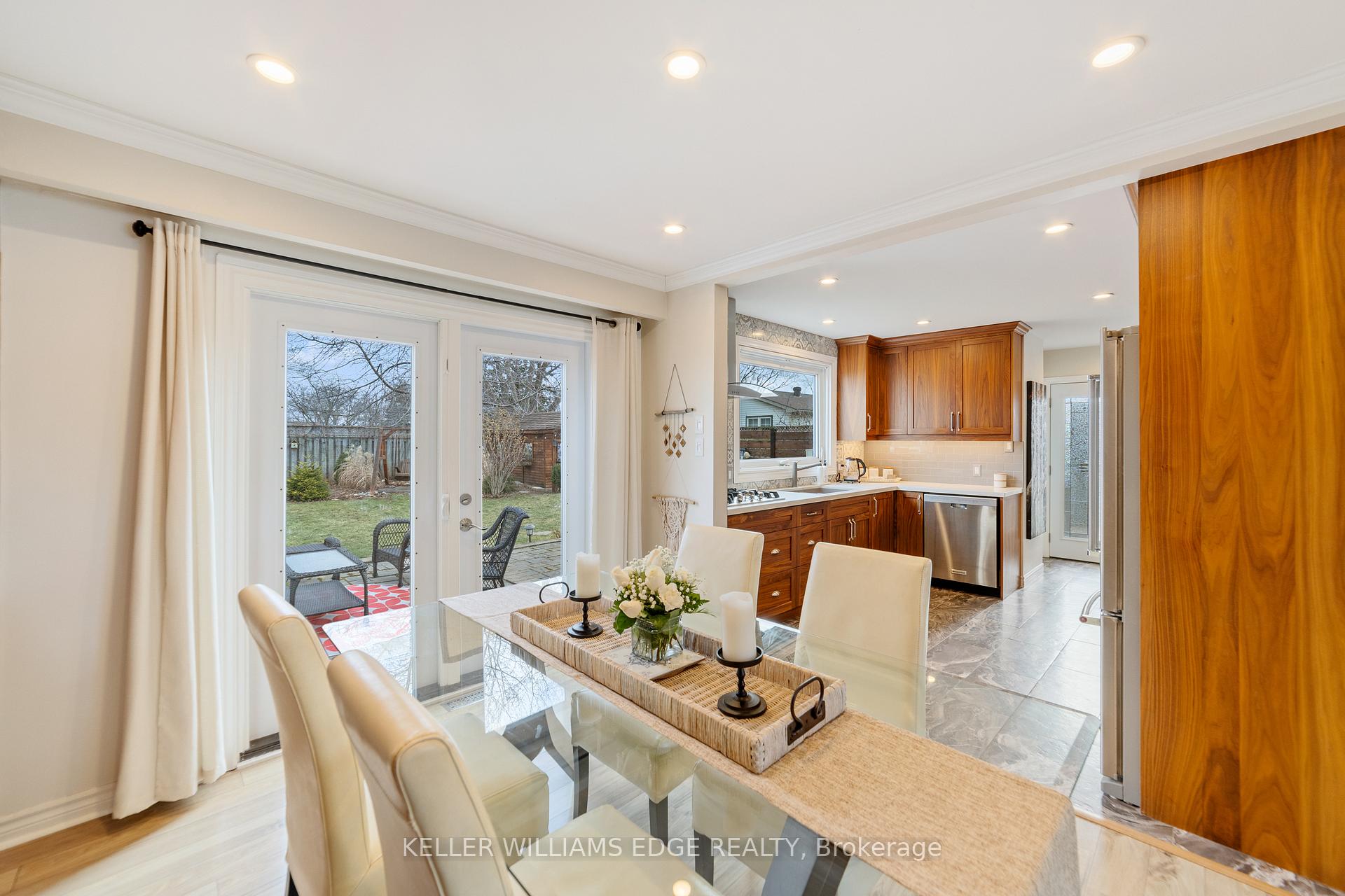 Photo 12 of 673 Inverary Road, Burlington, Shoreacres — HOMEH