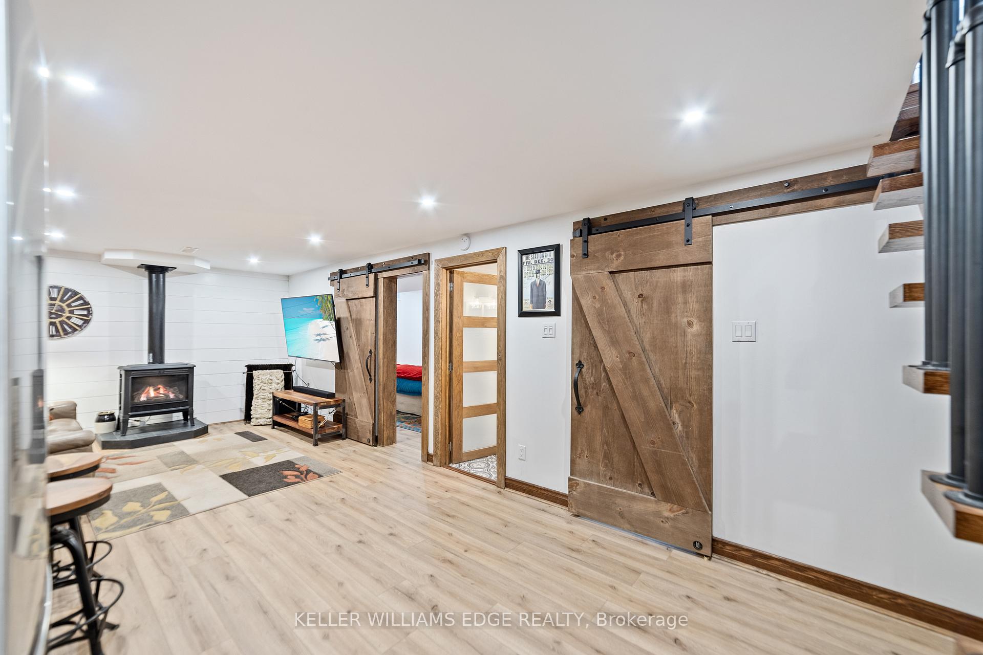Photo 27 of 673 Inverary Road, Burlington, Shoreacres — HOMEH