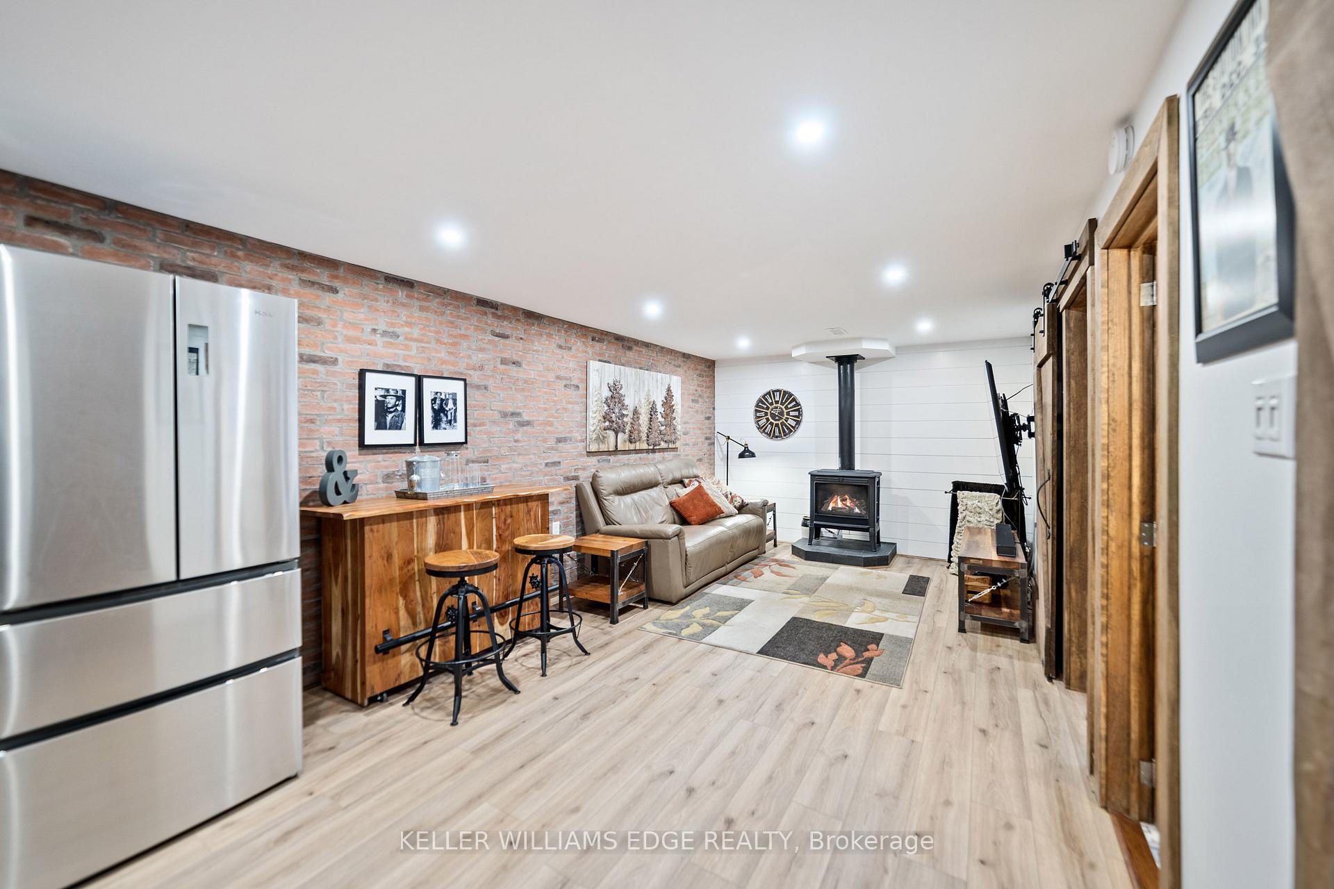 Photo 30 of 673 Inverary Road, Burlington, Shoreacres — HOMEH