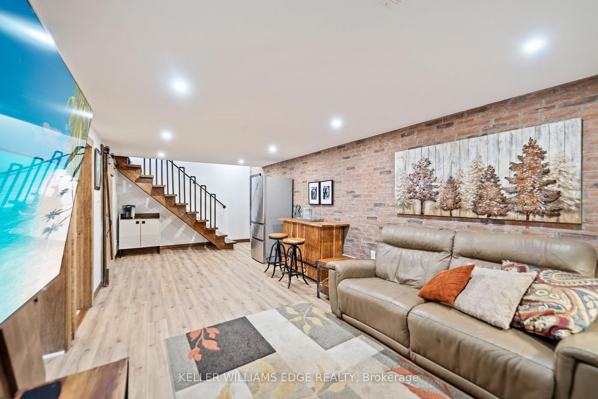 Photo 31 of 673 Inverary Road, Burlington, Shoreacres — HOMEH