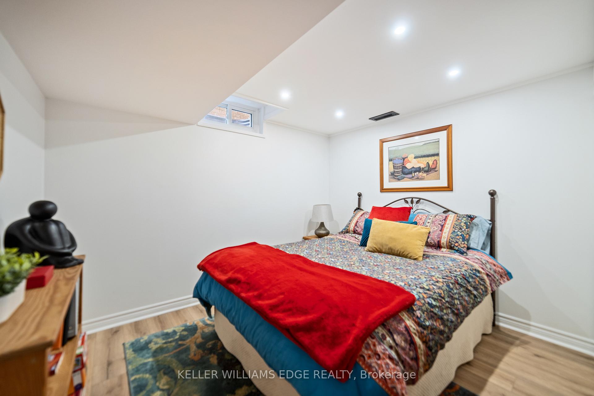 Photo 33 of 673 Inverary Road, Burlington, Shoreacres — HOMEH