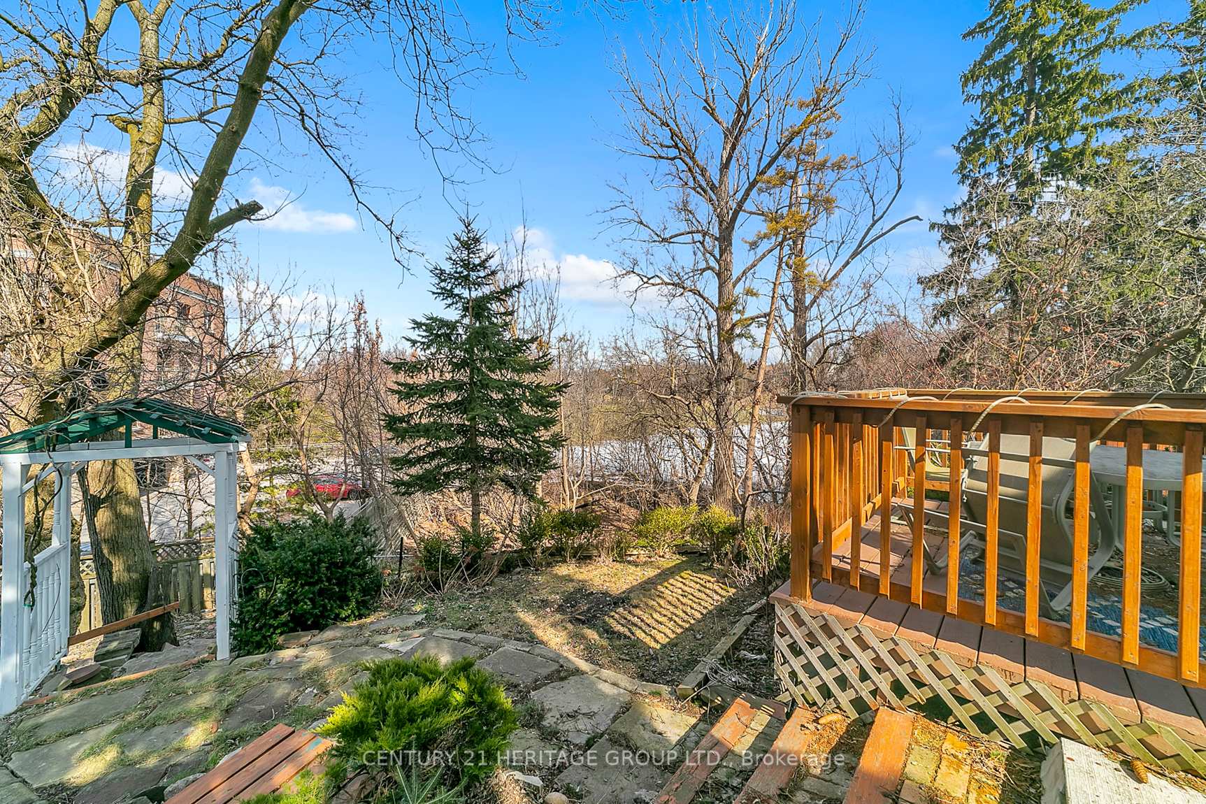 Photo 6 of Unit Main Floor, 66 Valhalla Court, Aurora, Aurora Village — HOMEH