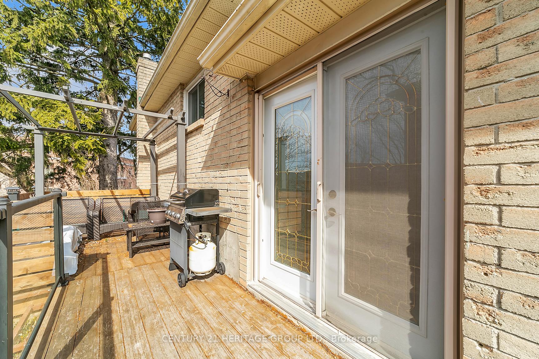 Photo 22 of Unit Main Floor, 66 Valhalla Court, Aurora, Aurora Village — HOMEH
