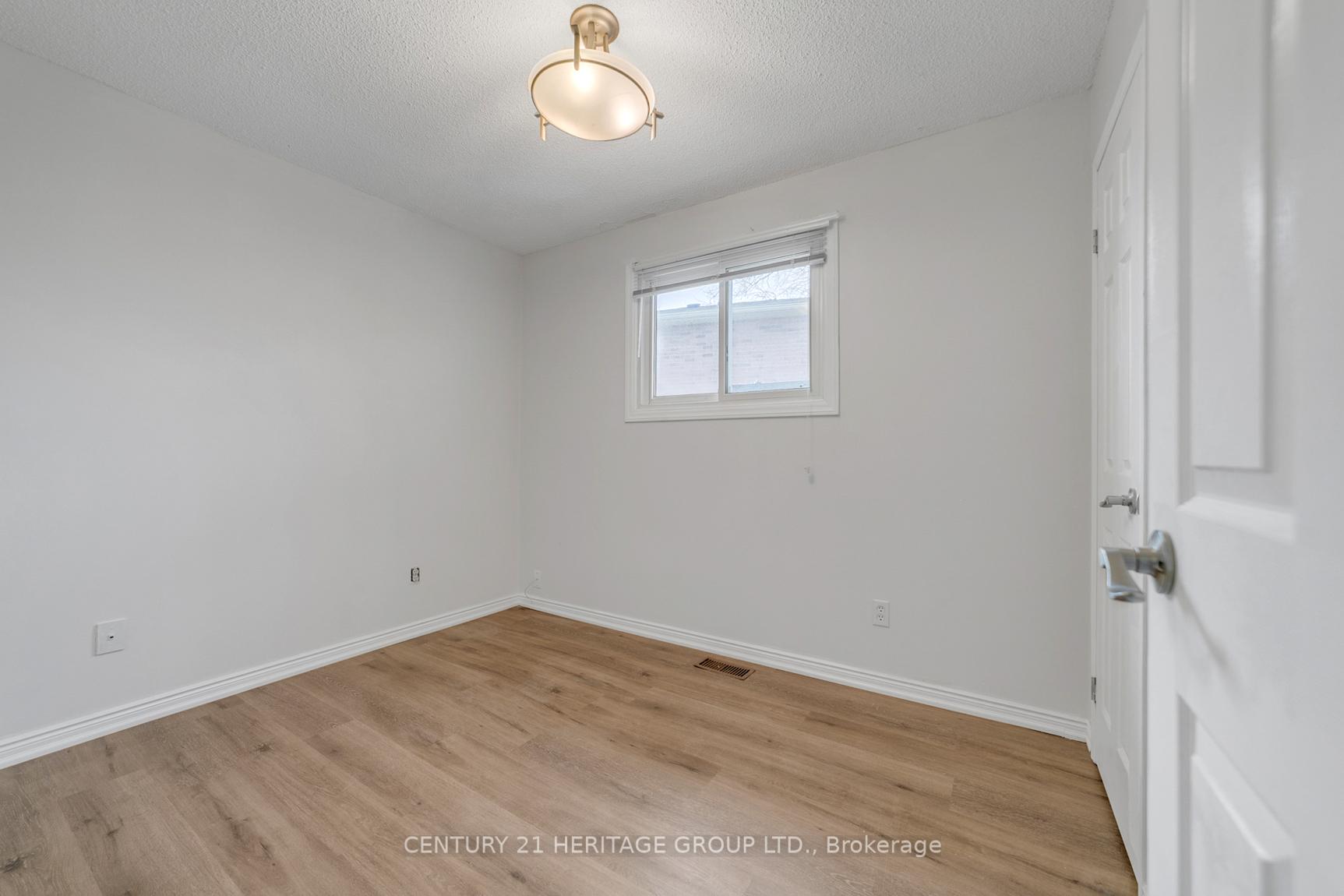 Photo 33 of Unit Main Floor, 66 Valhalla Court, Aurora, Aurora Village — HOMEH