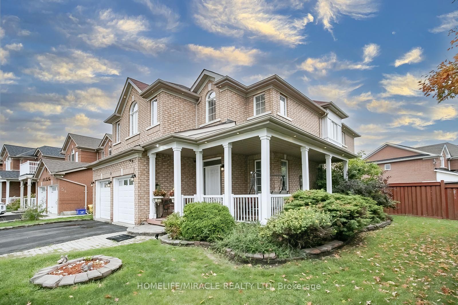Photo 3 of 54 Olde Town Road W, Brampton, Fletcher's Creek Village — HOMEH