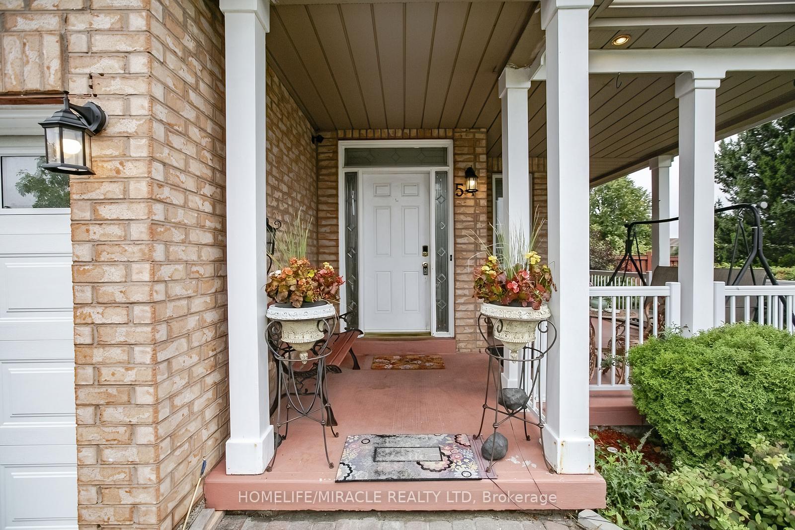 Photo 4 of 54 Olde Town Road W, Brampton, Fletcher's Creek Village — HOMEH