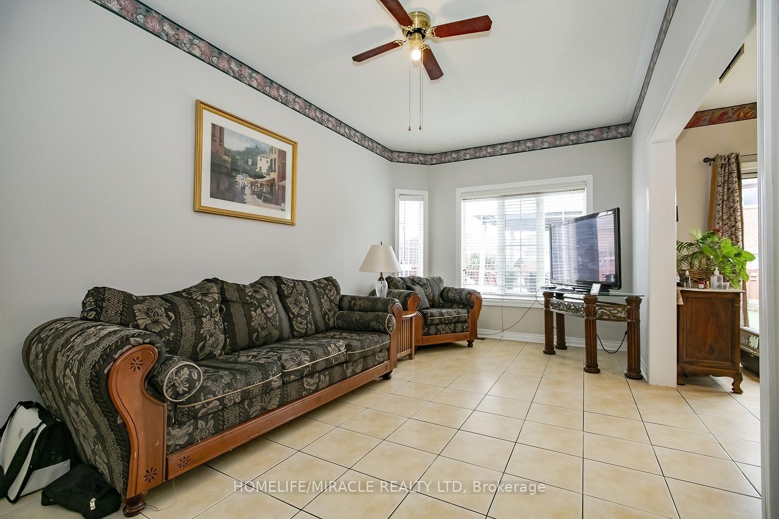 Photo 13 of 54 Olde Town Road W, Brampton, Fletcher's Creek Village — HOMEH