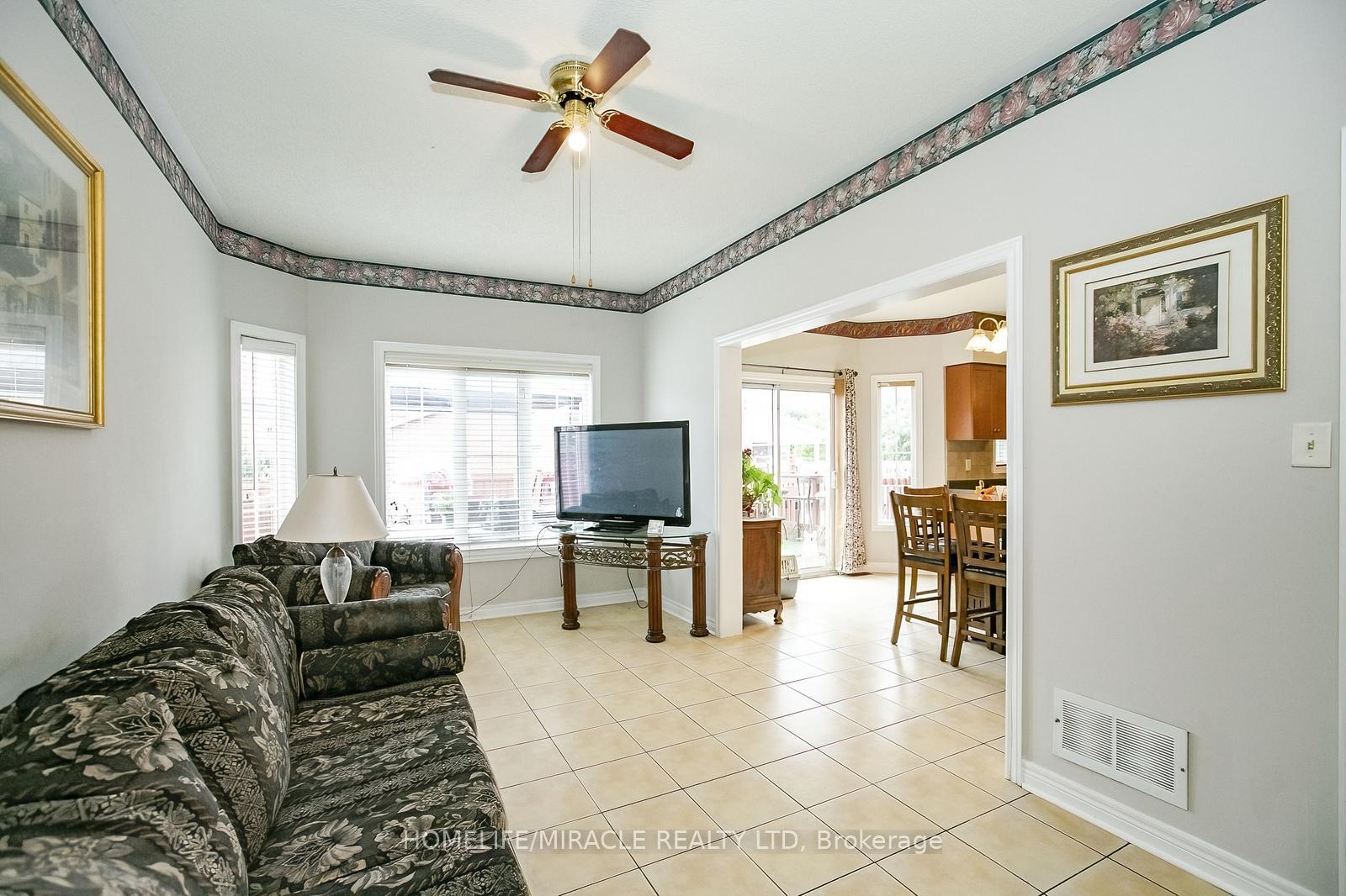 Photo 14 of 54 Olde Town Road W, Brampton, Fletcher's Creek Village — HOMEH