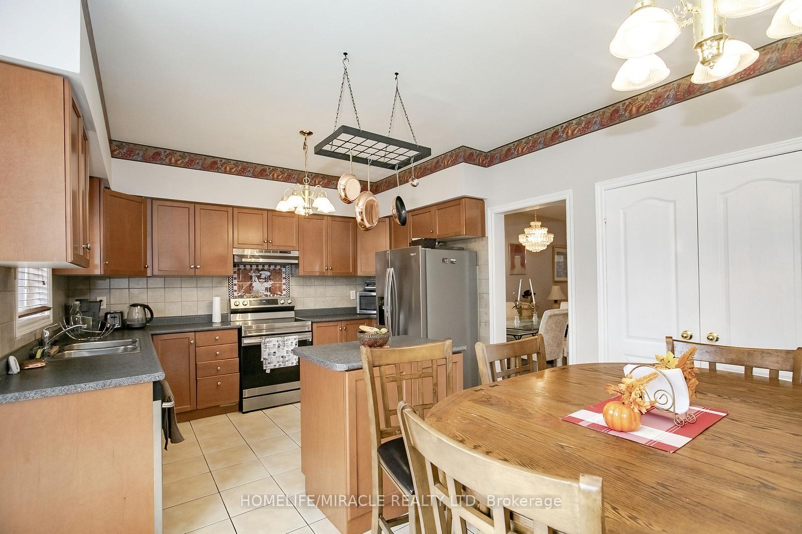 Photo 17 of 54 Olde Town Road W, Brampton, Fletcher's Creek Village — HOMEH