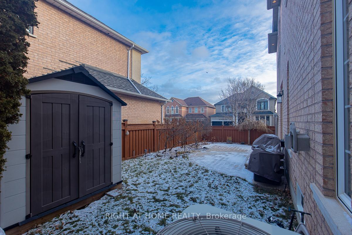 Photo 5 of 1 Strasbourg Lane, Vaughan, Vellore Village — HOMEH