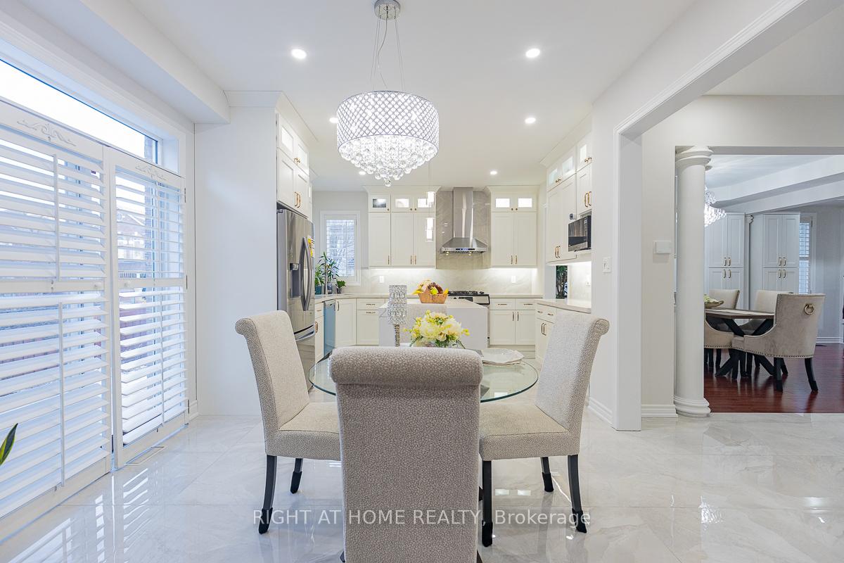 Photo 10 of 1 Strasbourg Lane, Vaughan, Vellore Village — HOMEH