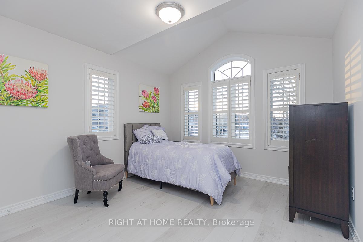 Photo 16 of 1 Strasbourg Lane, Vaughan, Vellore Village — HOMEH