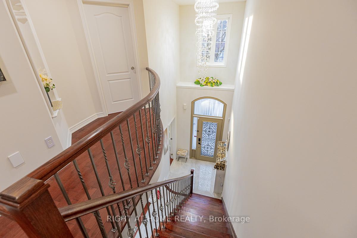 Photo 17 of 1 Strasbourg Lane, Vaughan, Vellore Village — HOMEH