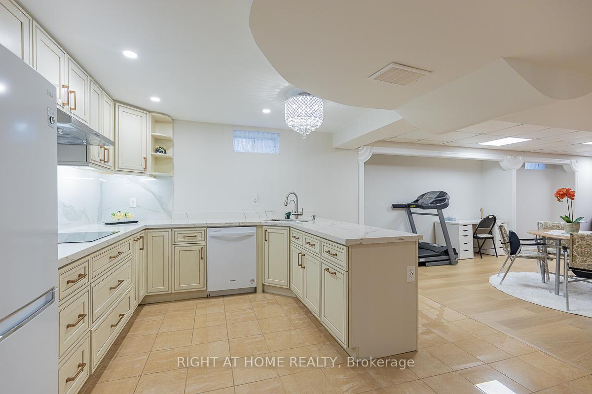 Photo 19 of 1 Strasbourg Lane, Vaughan, Vellore Village — HOMEH