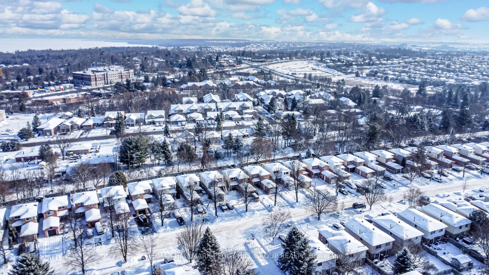Photo 2 of 75 Garden Drive, Barrie, Allandale Heights — HOMEH