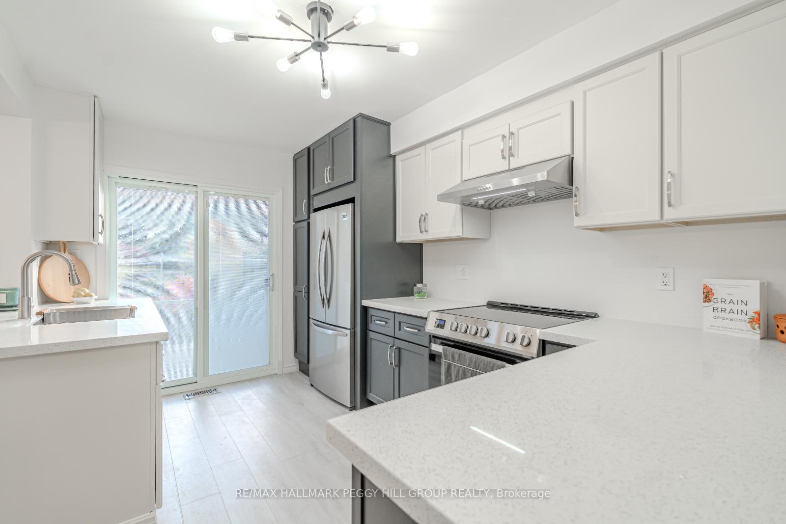 Photo 5 of 75 Garden Drive, Barrie, Allandale Heights — HOMEH