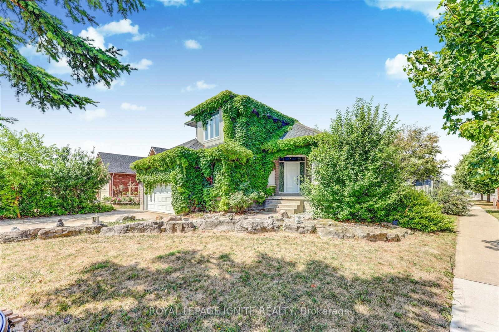 Photo 2 of 79 Gatestone Drive, Hamilton, Stoney Creek — HOMEH