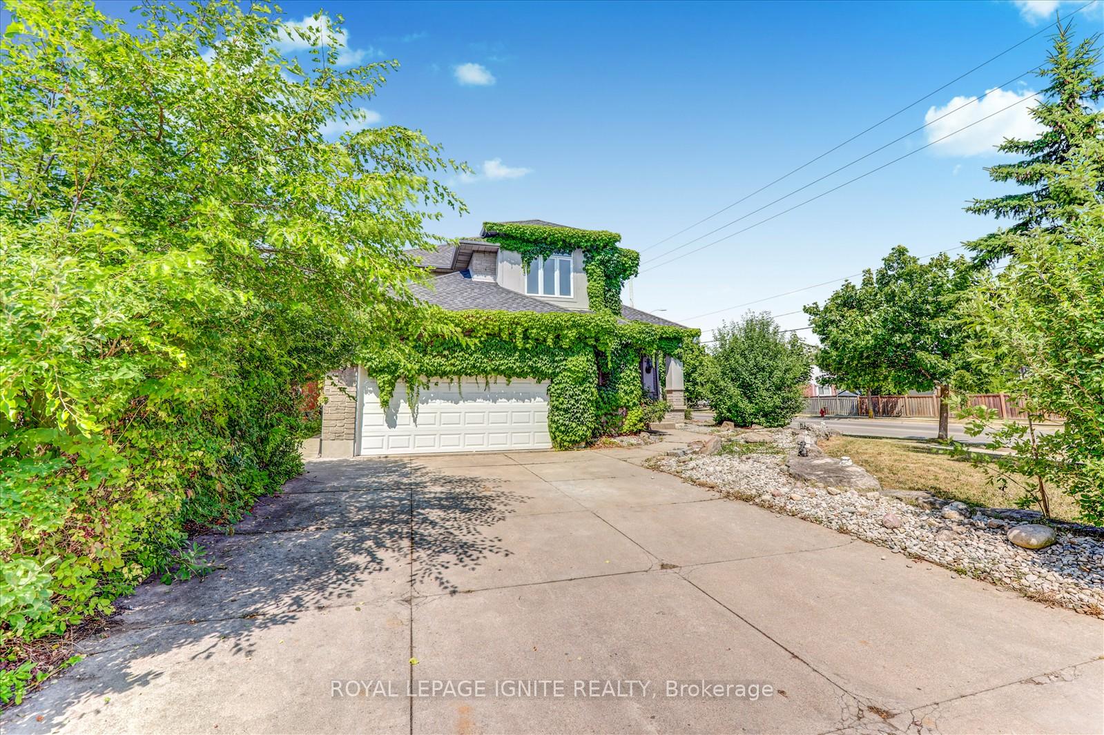 Photo 3 of 79 Gatestone Drive, Hamilton, Stoney Creek — HOMEH