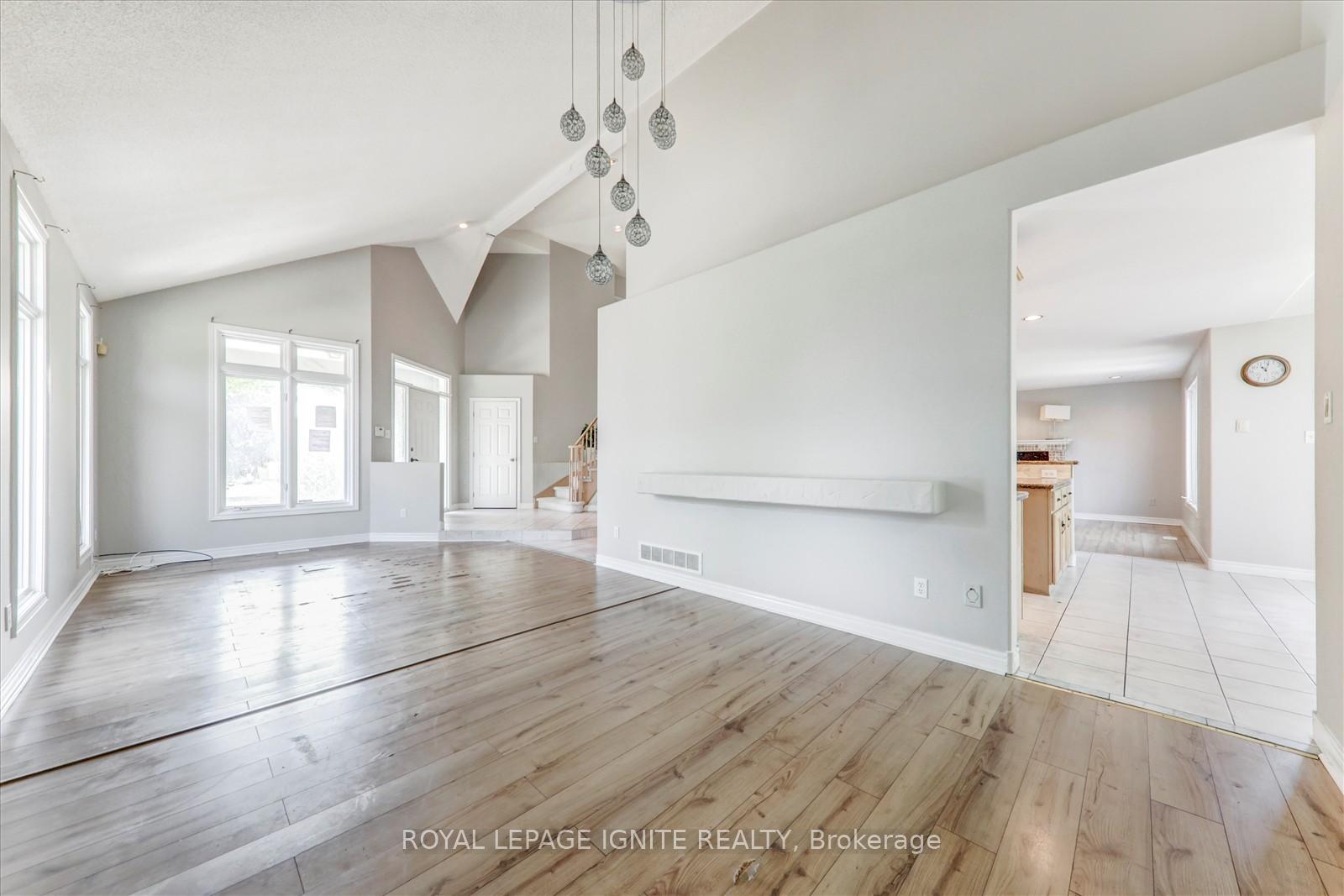 Photo 13 of 79 Gatestone Drive, Hamilton, Stoney Creek — HOMEH