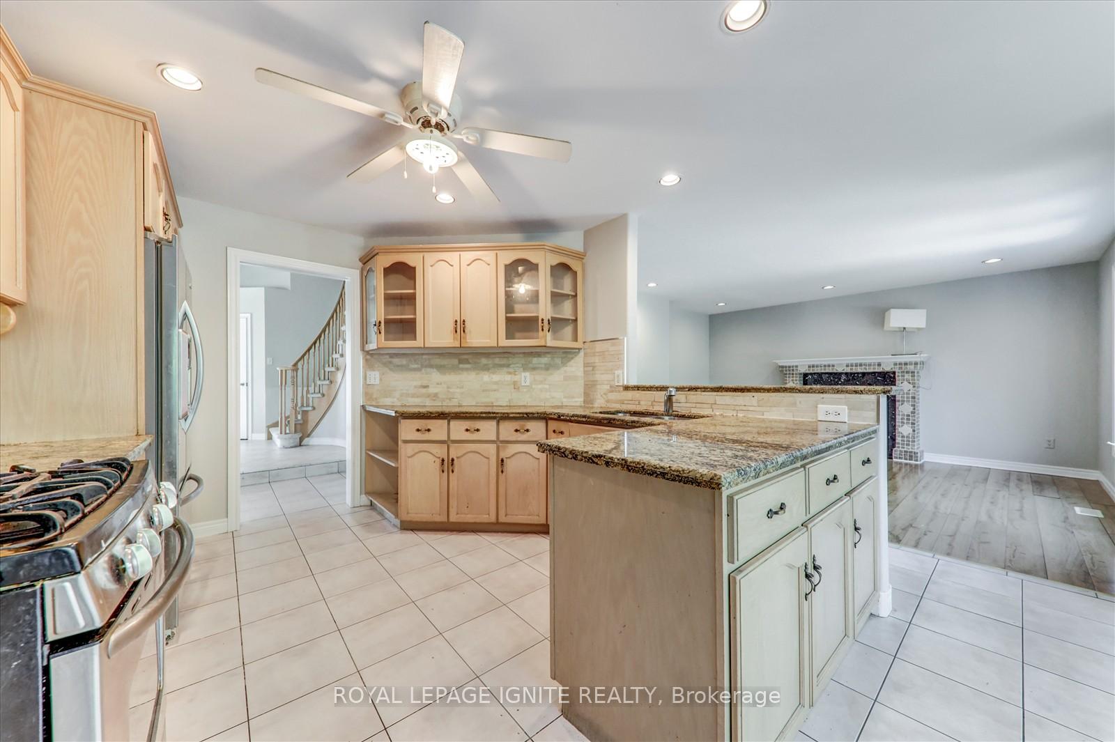 Photo 14 of 79 Gatestone Drive, Hamilton, Stoney Creek — HOMEH