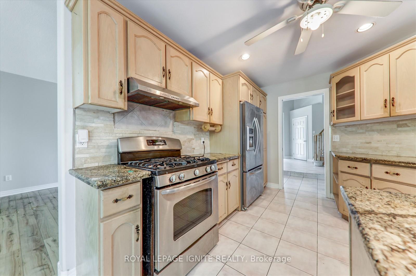 Photo 15 of 79 Gatestone Drive, Hamilton, Stoney Creek — HOMEH