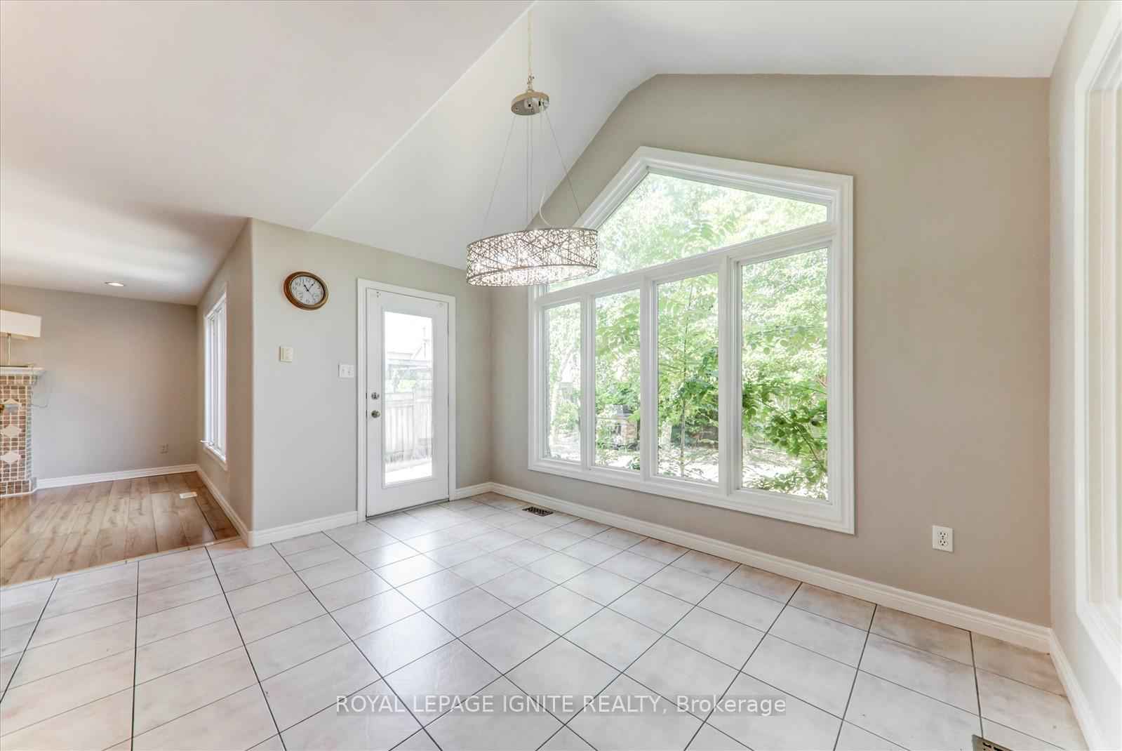 Photo 17 of 79 Gatestone Drive, Hamilton, Stoney Creek — HOMEH