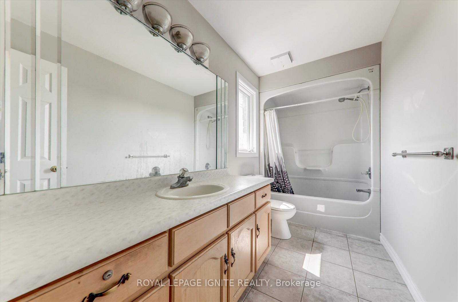 Photo 31 of 79 Gatestone Drive, Hamilton, Stoney Creek — HOMEH