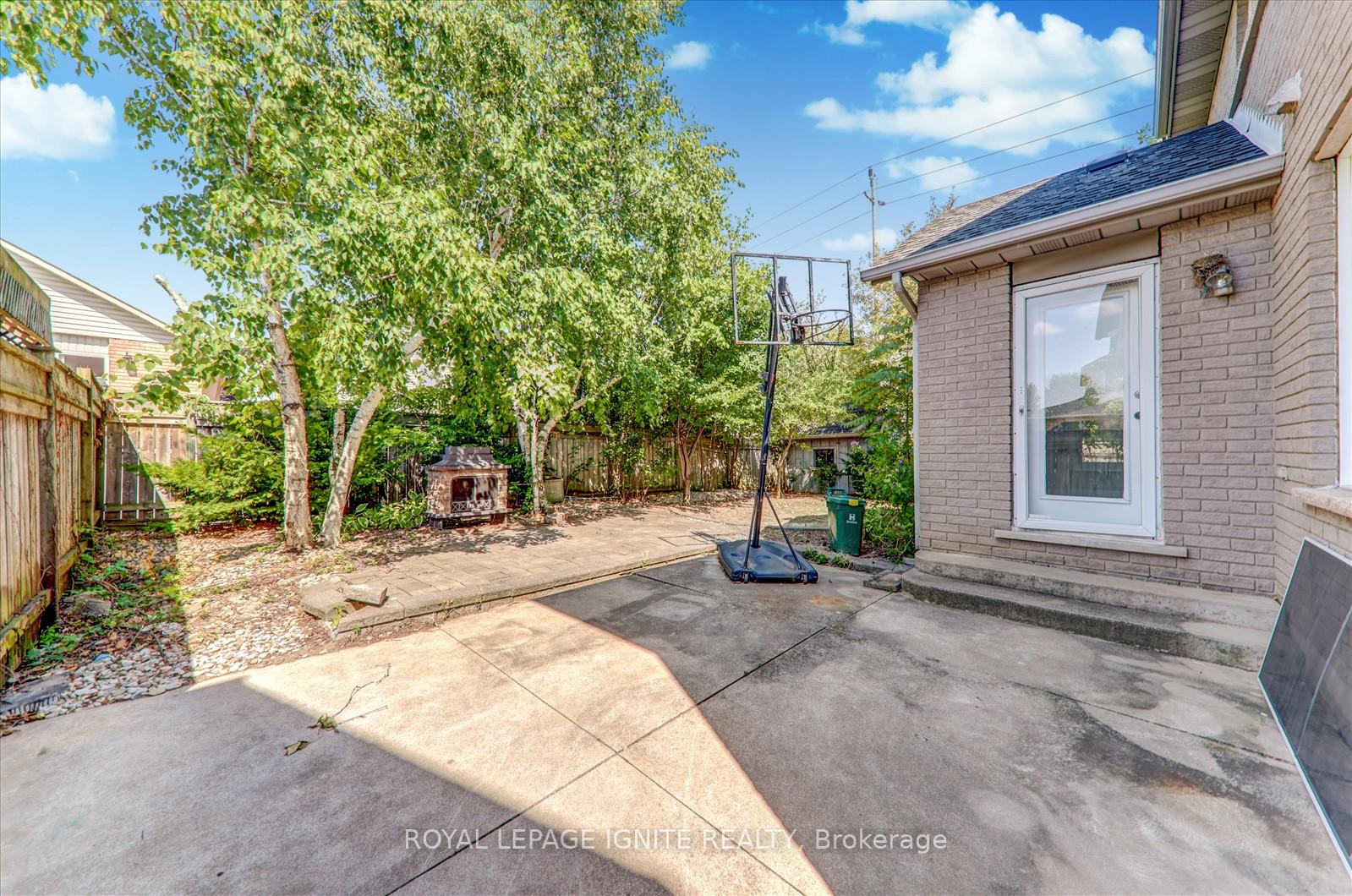Photo 41 of 79 Gatestone Drive, Hamilton, Stoney Creek — HOMEH