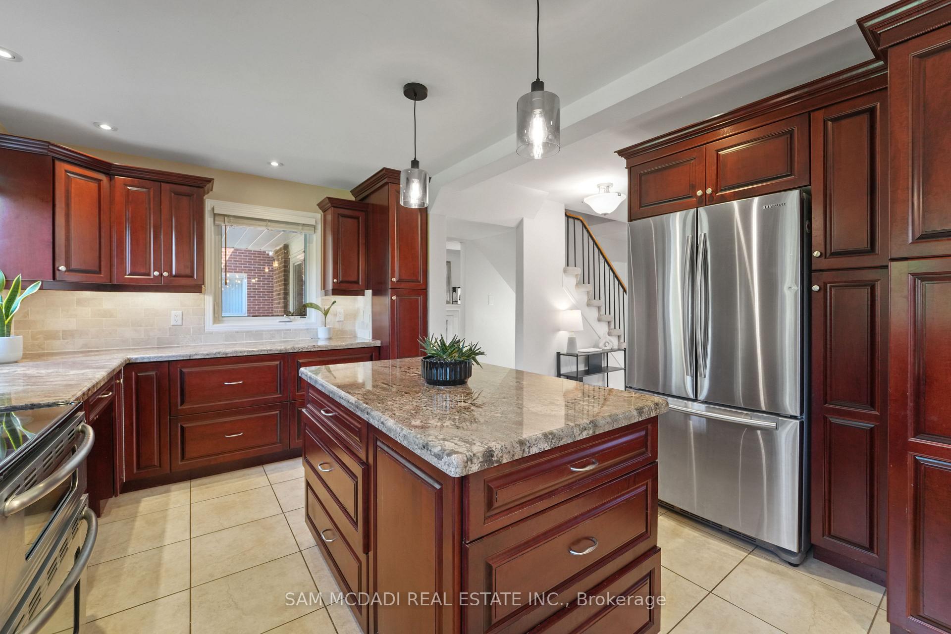 Photo 30 of 138 Elgin Drive, Brampton, Brampton South — HOMEH