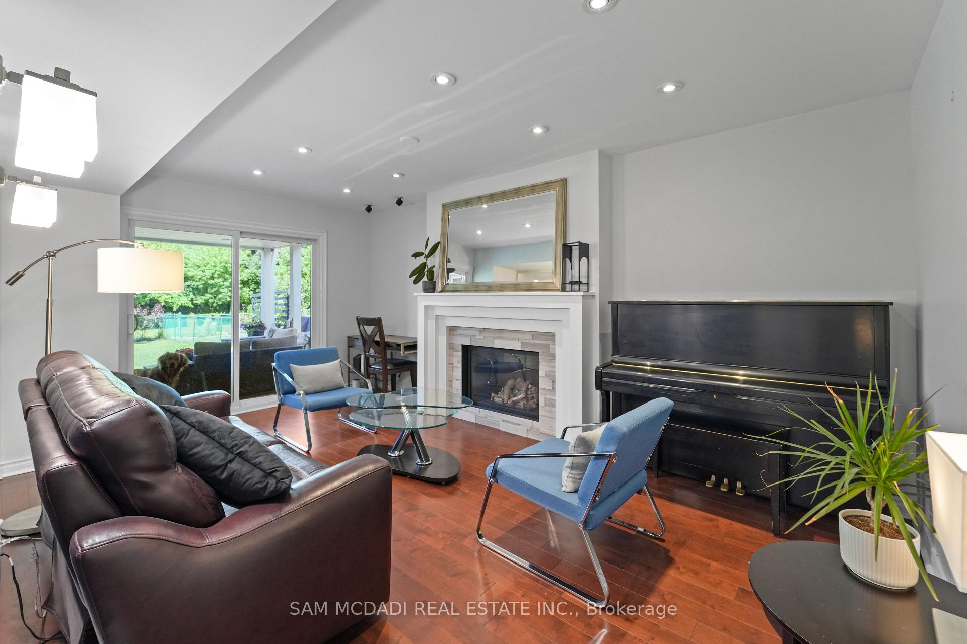 Photo 7 of 138 Elgin Drive, Brampton, Brampton South — HOMEH