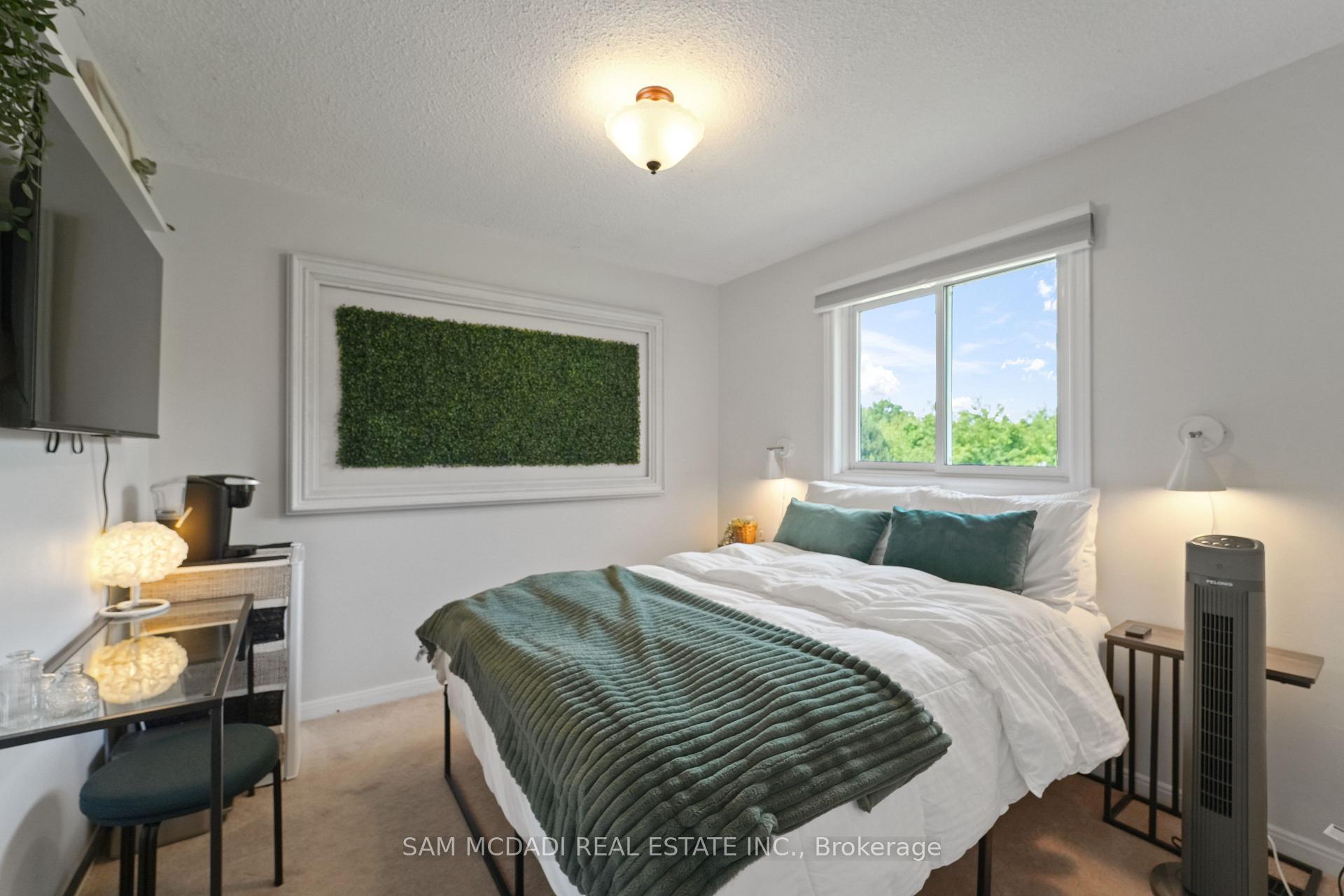Photo 13 of 138 Elgin Drive, Brampton, Brampton South — HOMEH
